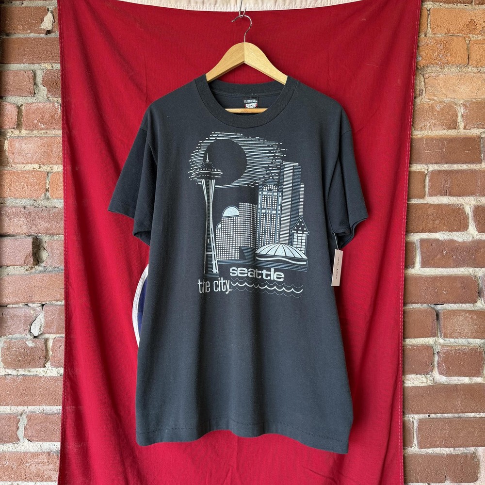 Vintage 90s Seattle Skyline Space Needle Graphic T-Shirt XL Made in USA