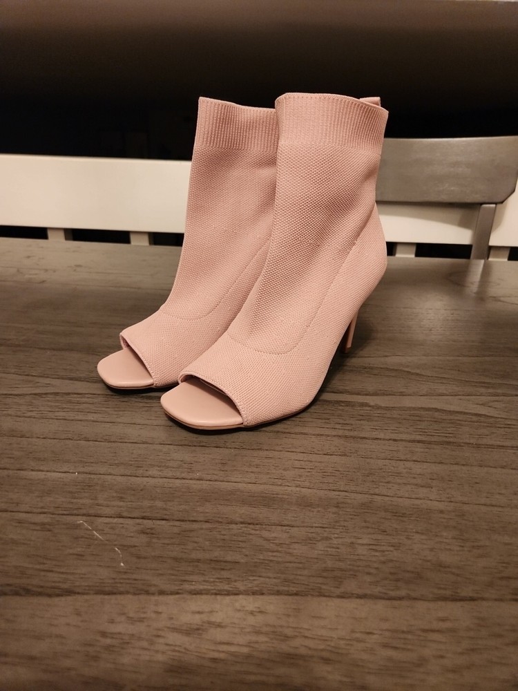 Forever 21 Pink Heels in Size 7.5 - Stylish & Comfortable