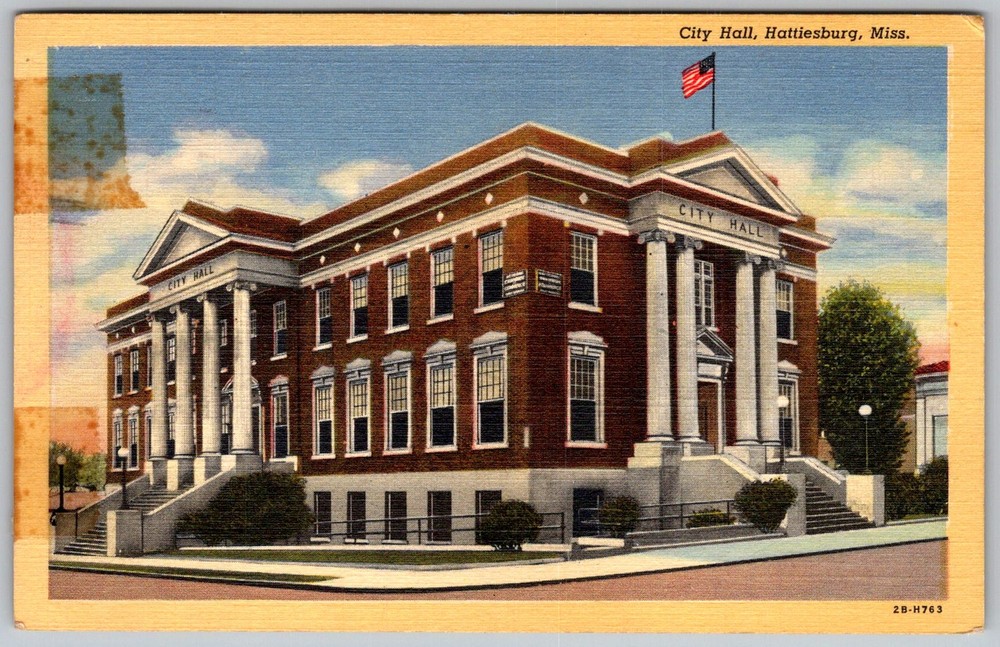 Vtg Linen Postcard City Hall Municipal Offices Hattiesburg, MS 1940s