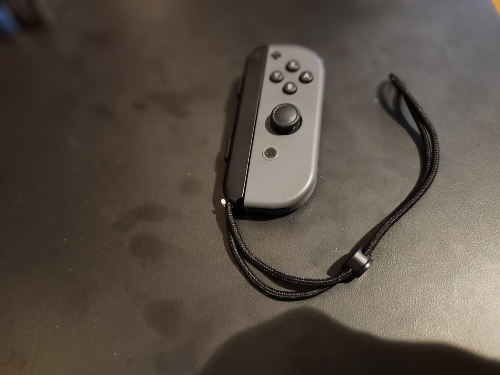 Genuine OEM Nintendo Switch Joy Con Controller (R) Right Only Gray/Black