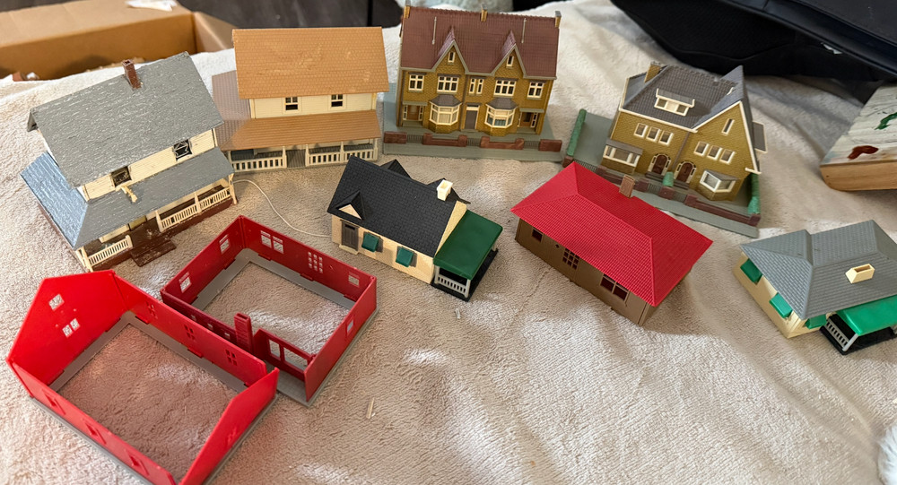 Vintage HO Scale Houses, large lot, Kibri brand West Germany, etc, mixed