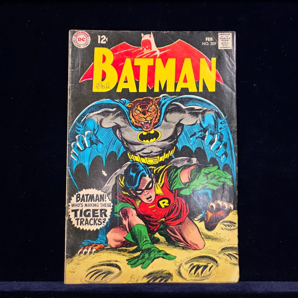BATMAN #209 (1969) – DC Comics – Tiger Tracks Cover – Silver Age