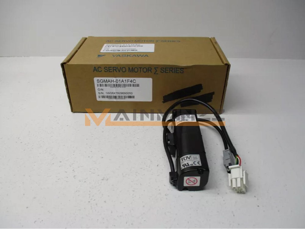 ONE NEW Yaskawa servo Motor SGMAH-01A1F4C