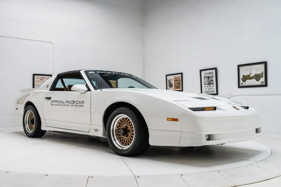 1989 Pontiac Firebird 20th Anniversary Turbo T/A  | 24