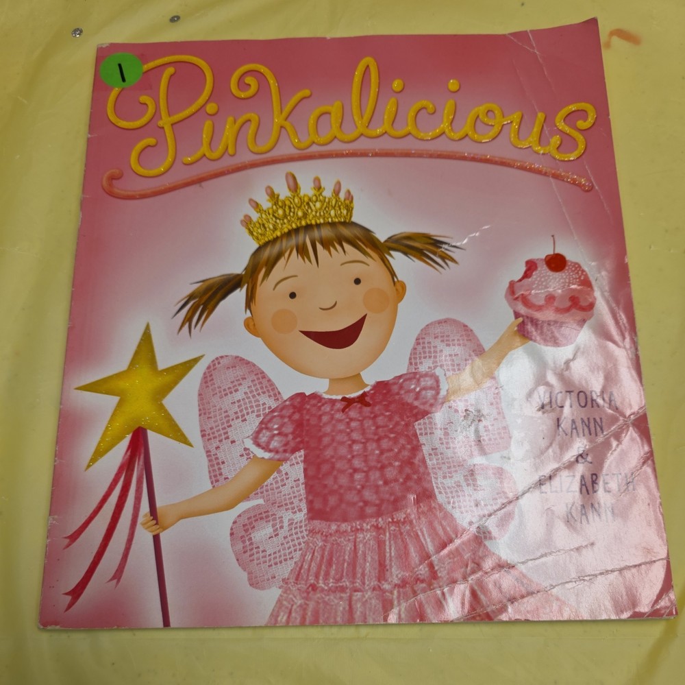Pinkalicious Scholastic Paperback Victoria Kann & Elizabeth K