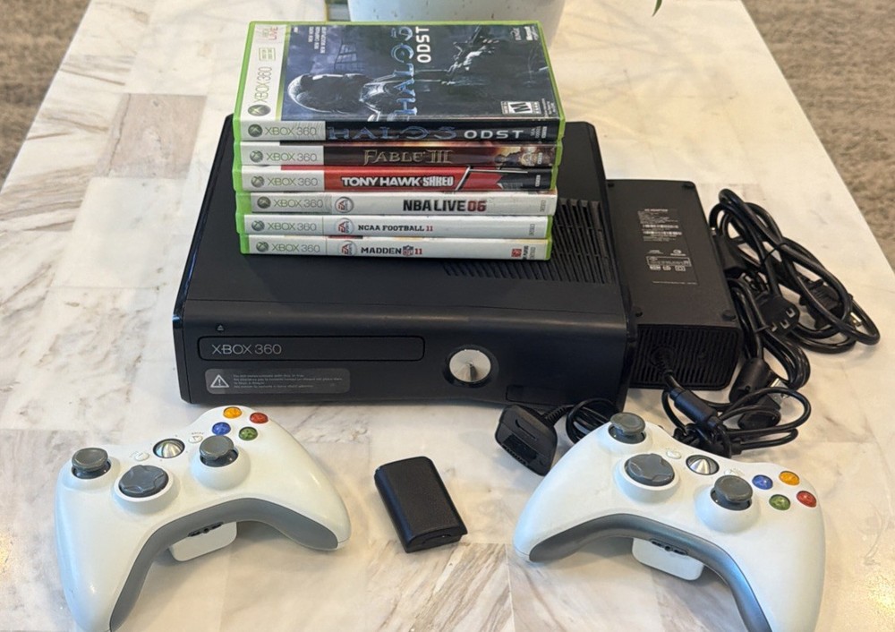 Xbox 360 Slim 4GB Console Bundle 2 Controllers 6 Games Tested
