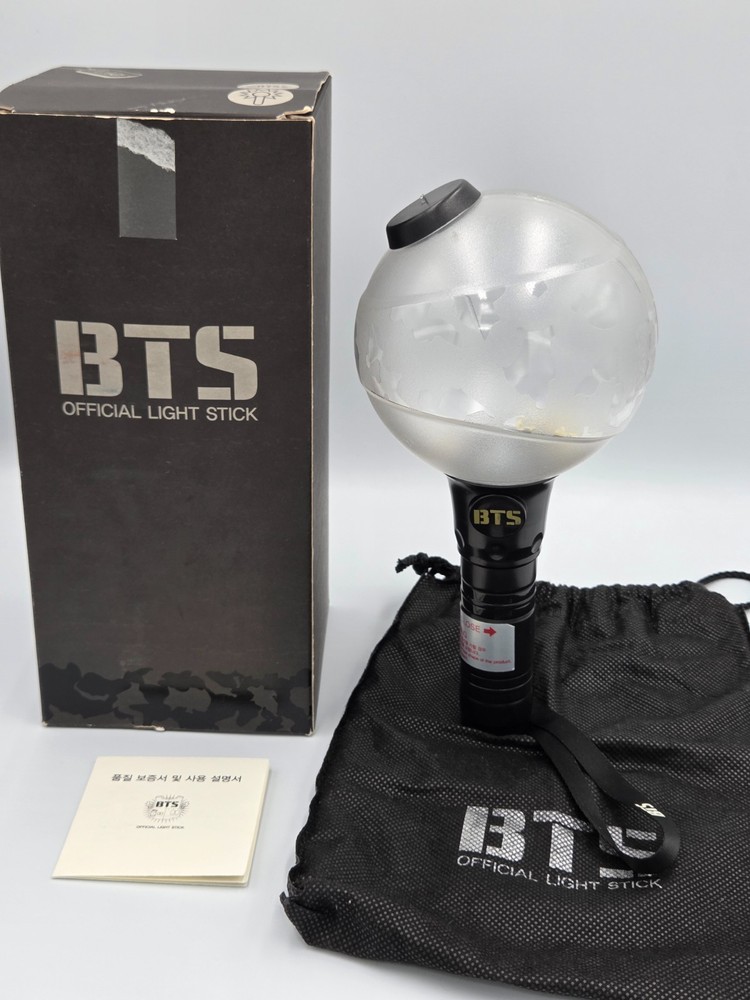 BTS Official Lightstick Army Bomb Ver 1 Good Condition Tested Working