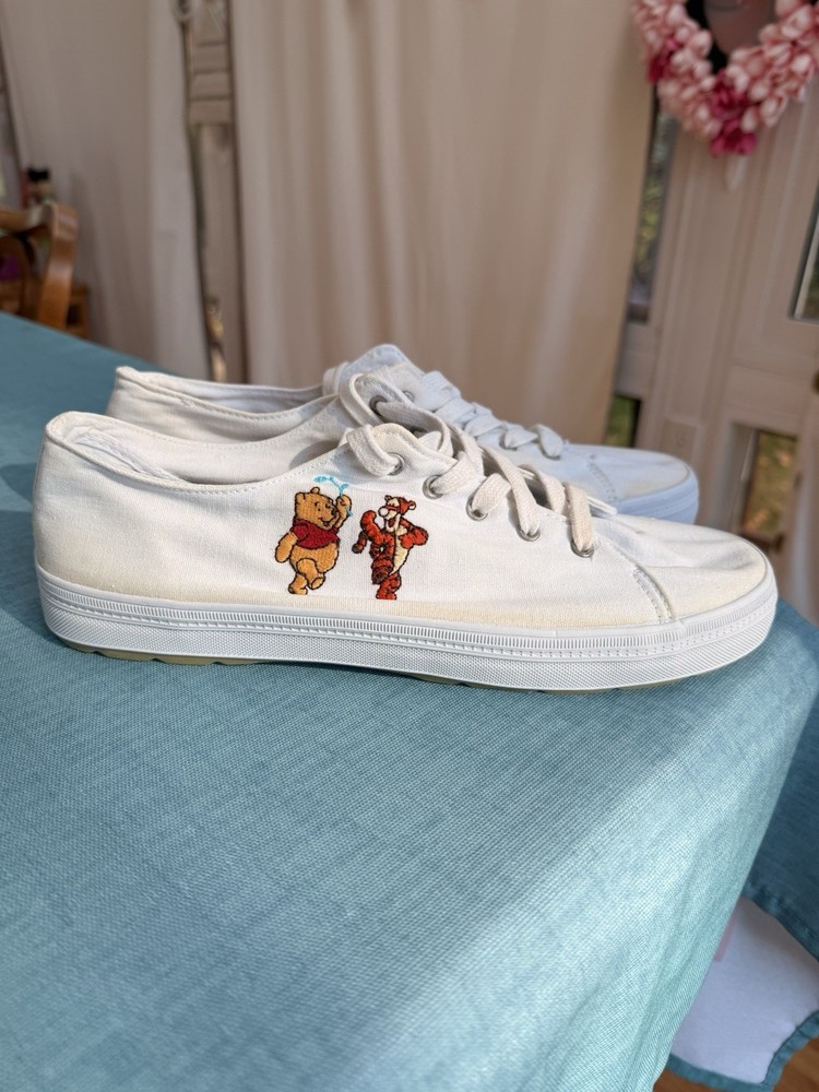 Vintage Disney Winnie The Pooh Sneakers Shoes Women’s Size 10 Off White