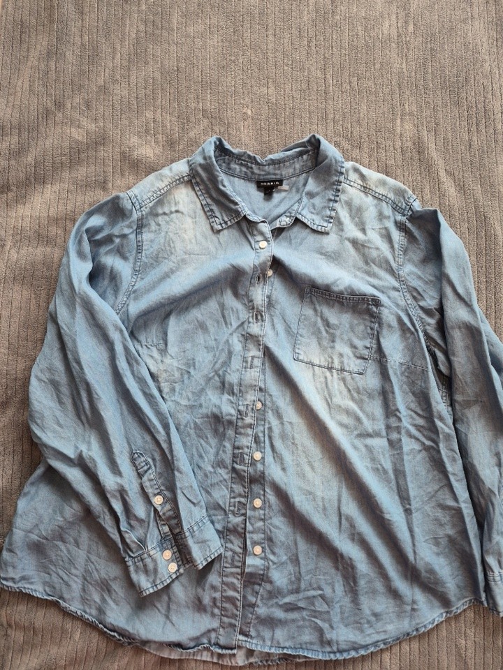 Torrid Chambray Button Front Shirt Womens Size 1X Denim Long Sleeve