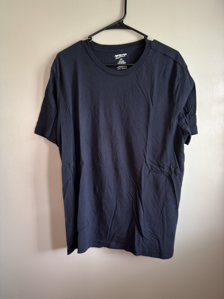 Arizona Men's Navy Blue T Shirt, Size XXL, Great condition, Closet Staple!