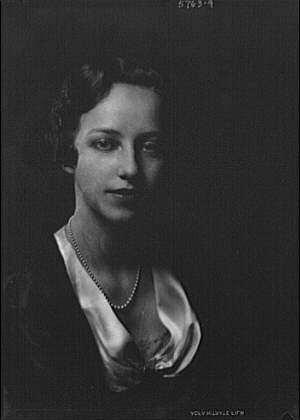Photo:Briggs, Elizabeth, Miss, portrait photograph
