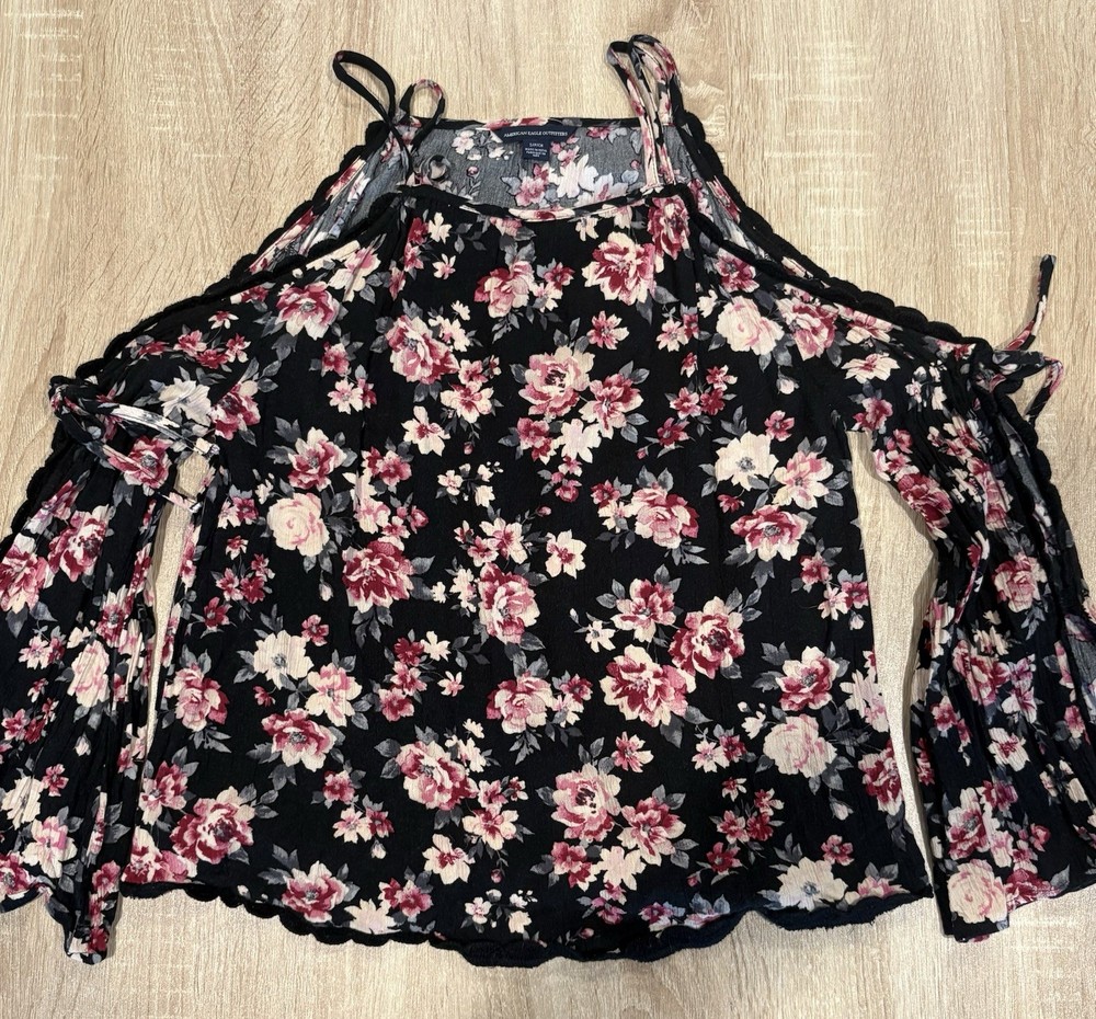 American Eagle Outfitters Women's Floral Cold-Shoulder Blouse Size S
