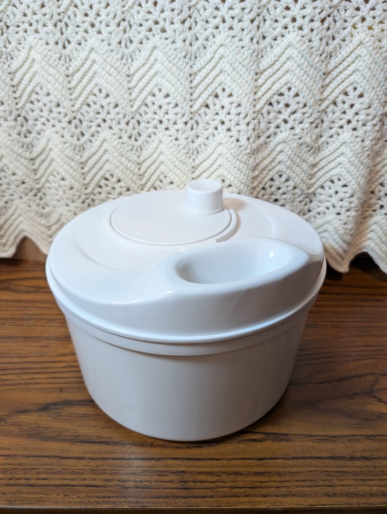 Lightweight Salad Spinner Washer Cleaner - ROBINSON DESIGN- White