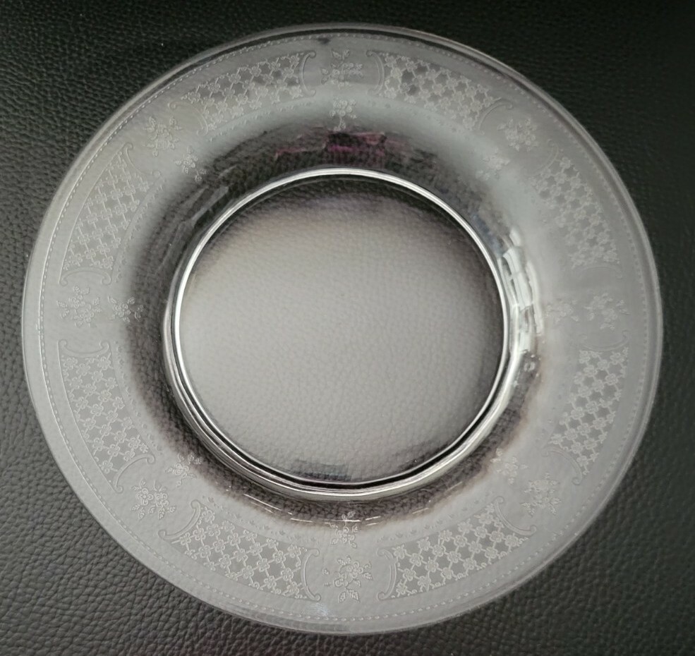 SET OF 4 VTG ETCHED CLEAR GLASS LATTICE & FLORAL SALAD PLATES 8 3/8