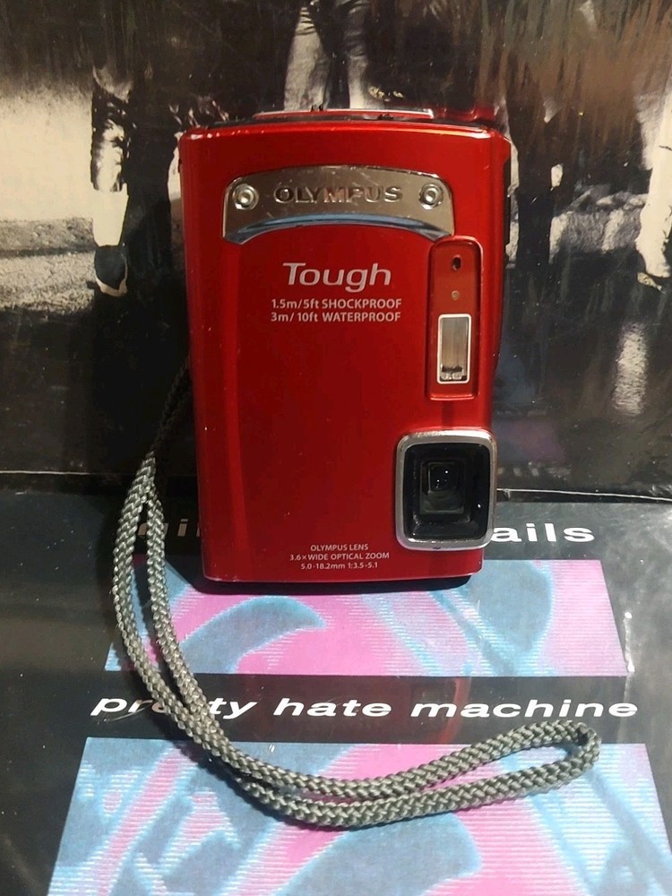 Olympus Tough TG-310 14MP Waterproof Shockproof Digital Camera As Is Untested