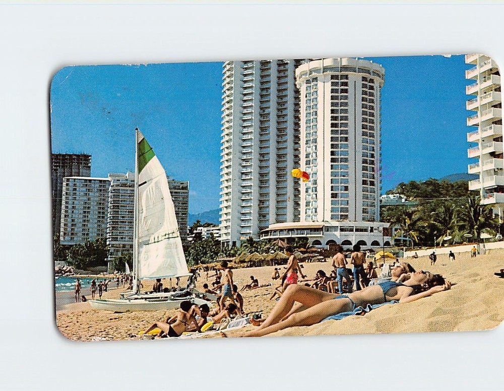 Postcard Beach Scene Holiday Inn & Rear Residente Hotel Acapulco Guerrero Mexico