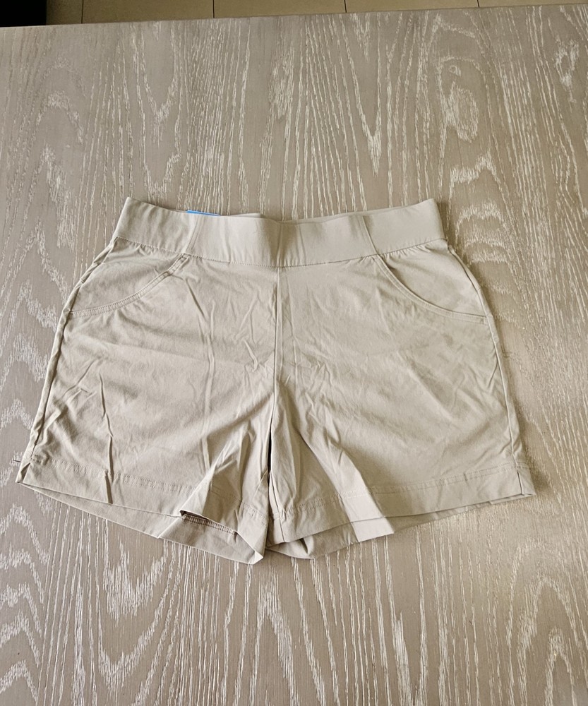 Columbia Women's Court Green Active Fit Two Pocket Stretch Shorts Size L