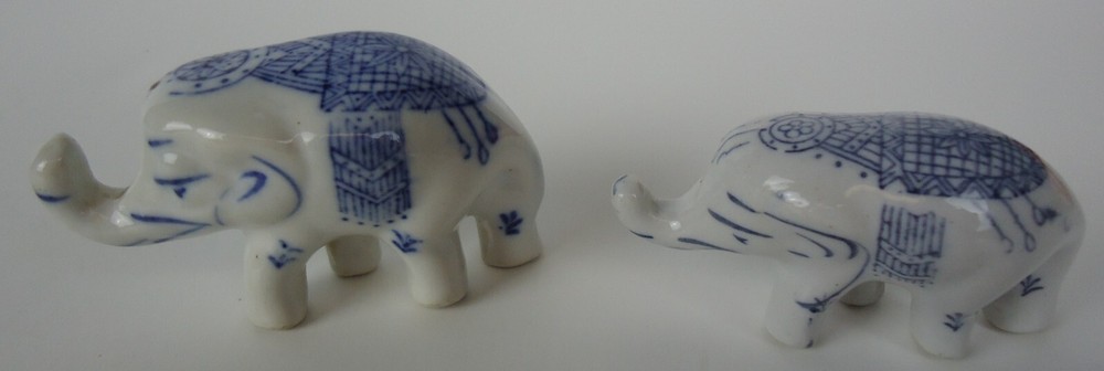 Elephants Figurines Set 0f 2 Ceramic Asian Style Blue and White Design Miniature