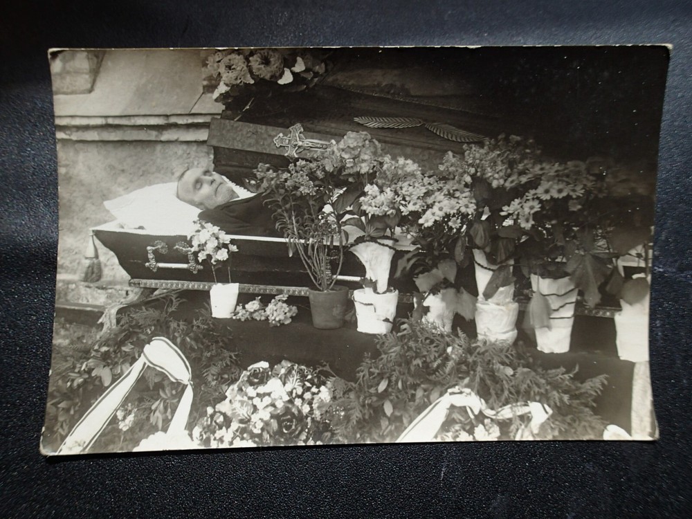 1920/30-s MAN POST MORTEM OPEN COFFIN ORIGINAL VINTAGE PHOTO EUROPE