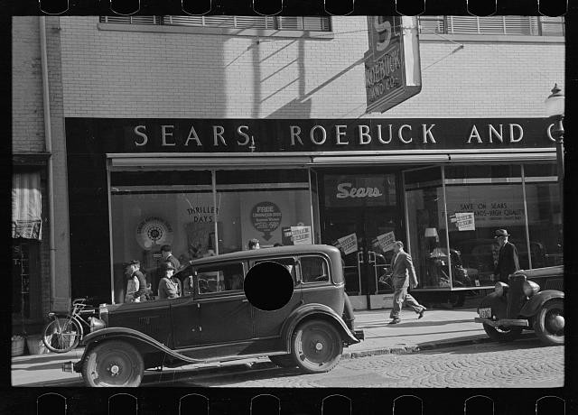 Photo:Hagerstown Maryland Main Street Sears Roebuck 1937 Street Scene Cars