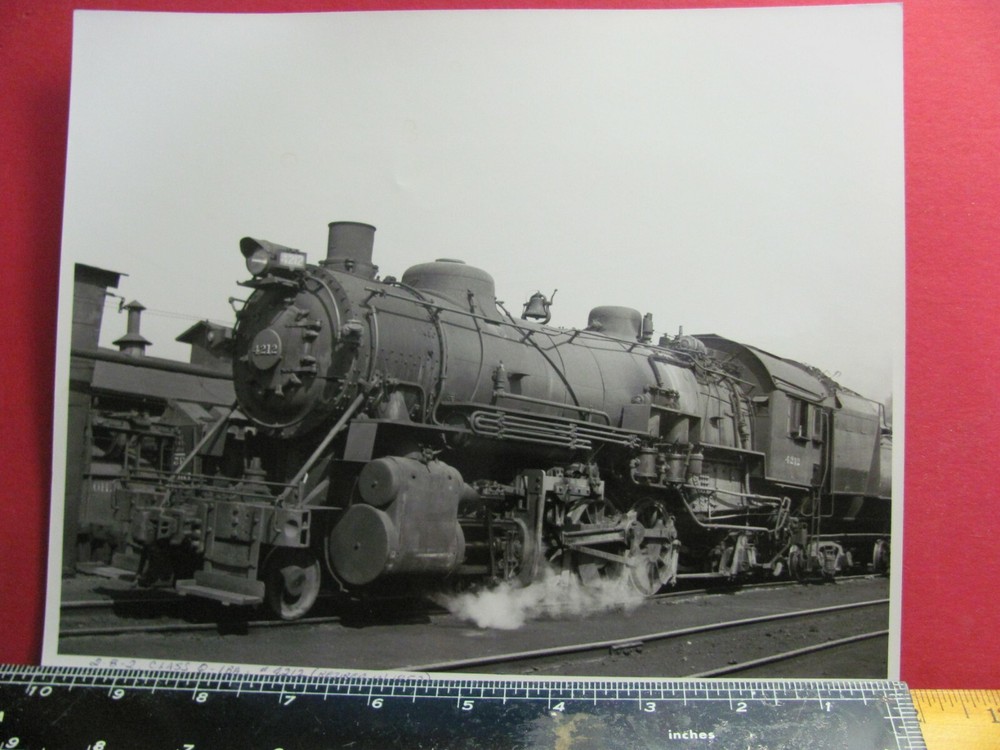 BALTIMORE & OHIO RAILROAD 2-8-2 LOCOMOTIVE #4212 B&W 8x10 PHOTO B&O RR HISTORY