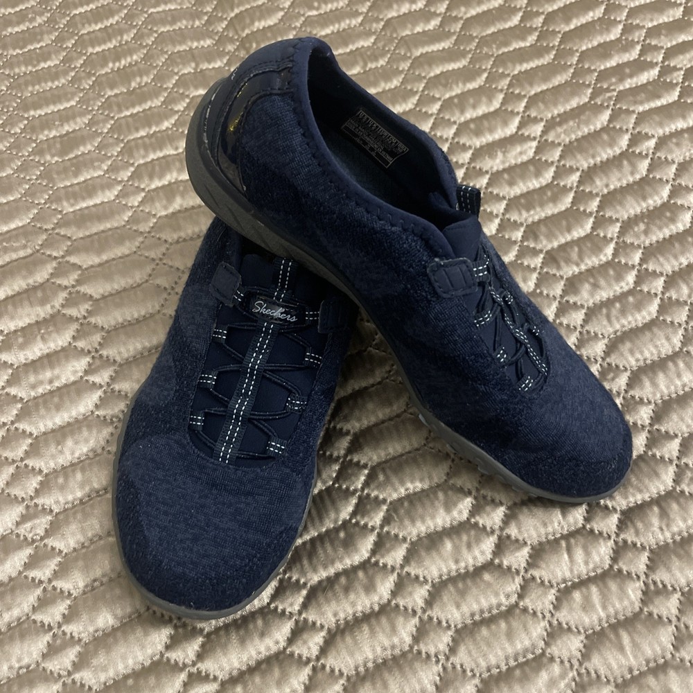 Skechers Air-Cooled Memory Foam Relaxed Fit Womens 7.5 US Slip On Shoes. Blue