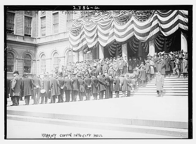 Photo:New York City Hall Kearny Body Taken Inside 1910s Funeral Procession