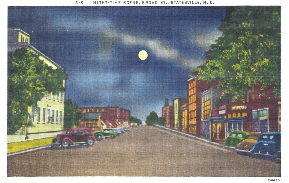 Statesville North Carolina NC Night Scene on Broad Street UNP Linen Postcard