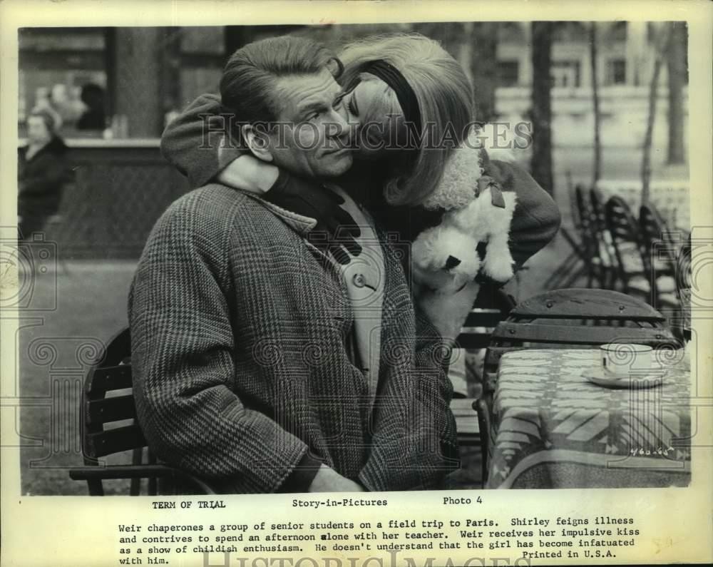 1963 Press Photo Laurence Olivier and Sarah Miles in a scene from Term of Trial