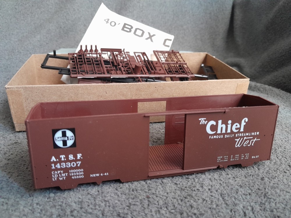 Vintage NOS ATSF SANTA FE 40' Box Car HO Scale El Capitan Train Car Kit