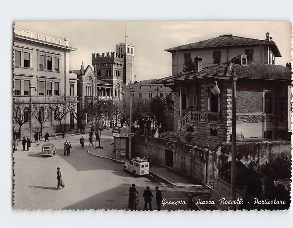 Postcard Particolare Piazza Rosselli Grosseto Italy