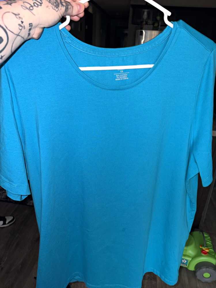 CJ Banks Blue Solid Knit Short Sleeve Scoop Neck Pullover T-Shirt 1X Plus