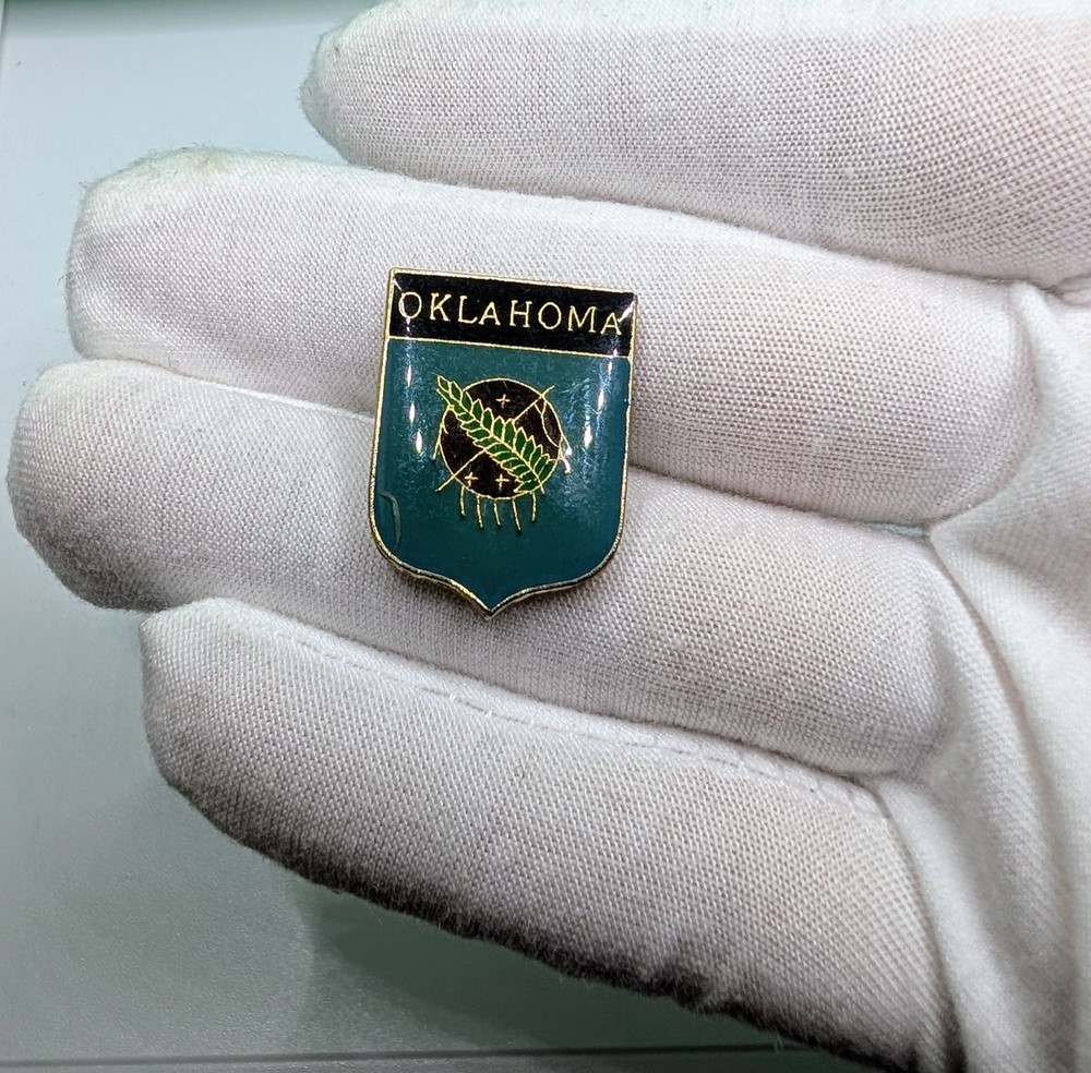 Vintage Oklahoma State Shield Emblem Flag Symbol Enamel Lapel Pin