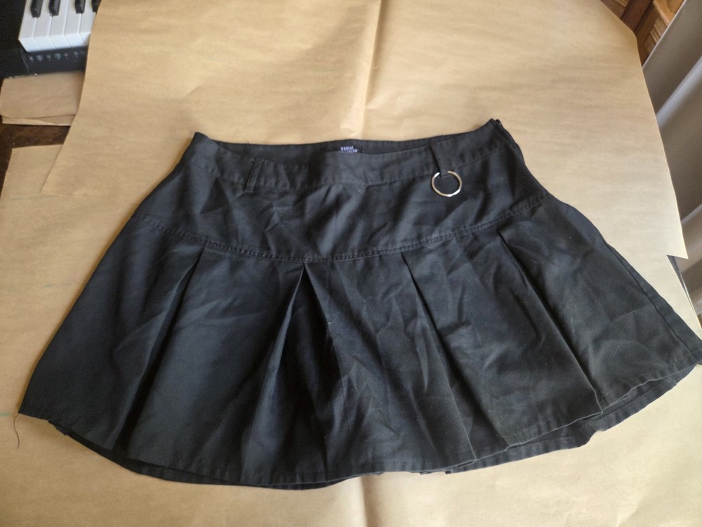 Social Collision Plus Size 2 Black Pleated Mini Skirt Great Condition