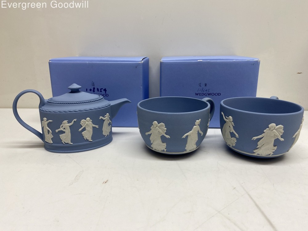 Wedgwood - Jasperware Teapot & 2 Teacups - Blue / 