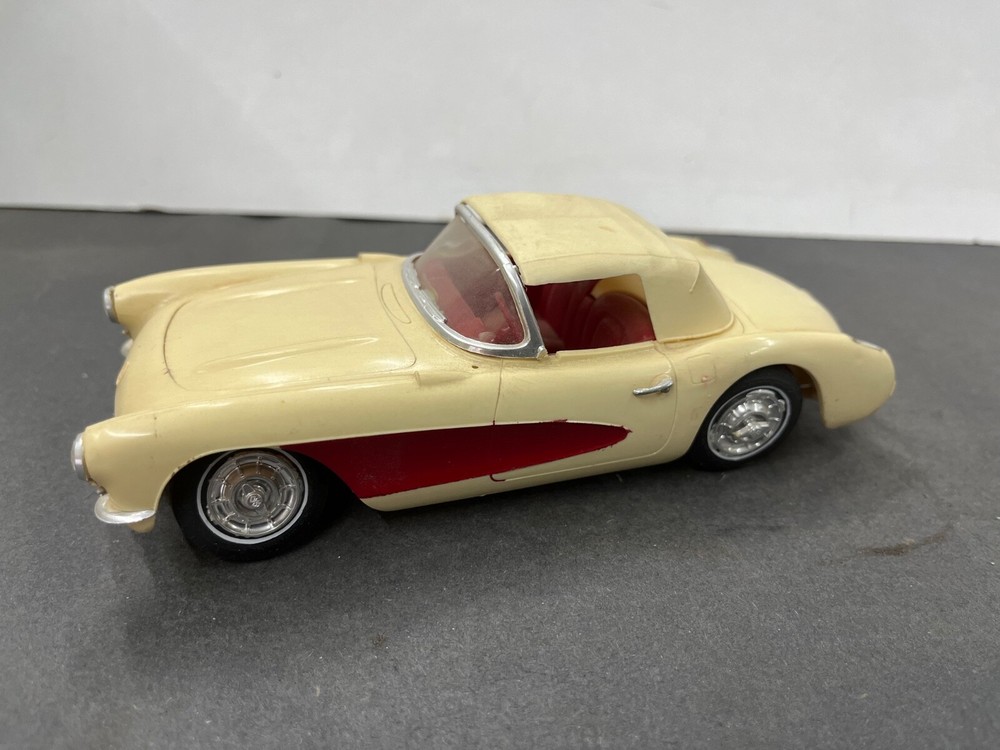 C18 MPC 1957 Corvette vintage built model 1/25 McM