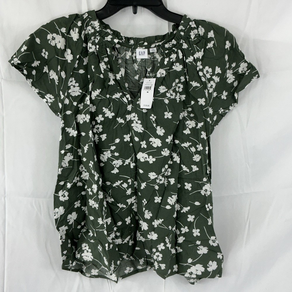 NWT Gap Green Floral Ruffle Short Sleeve Round Neck Blouse Size M