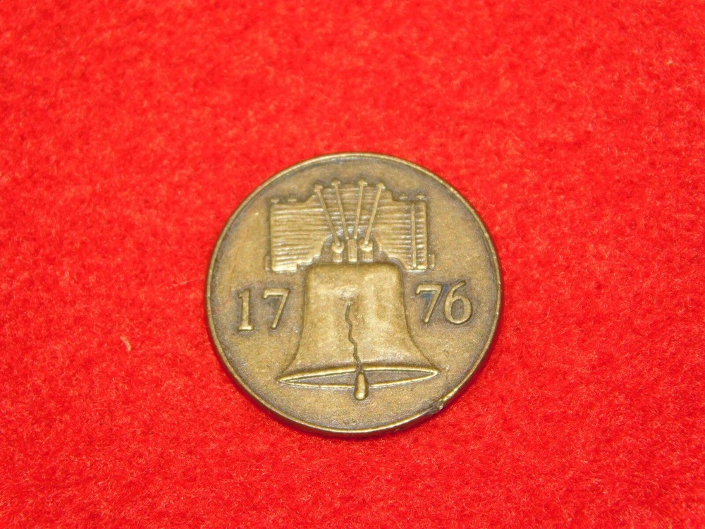 VINTAGE  THE HISTORY CHANNEL CLUB 1776  EAGLE LIBERTY BELL  TOKEN