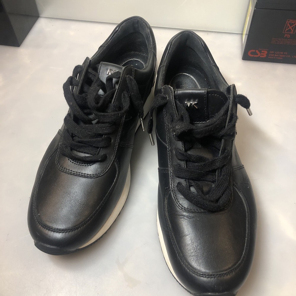 MICHAEL Michael Kors  black Leather Lace-Up Sneakers Size 11 m