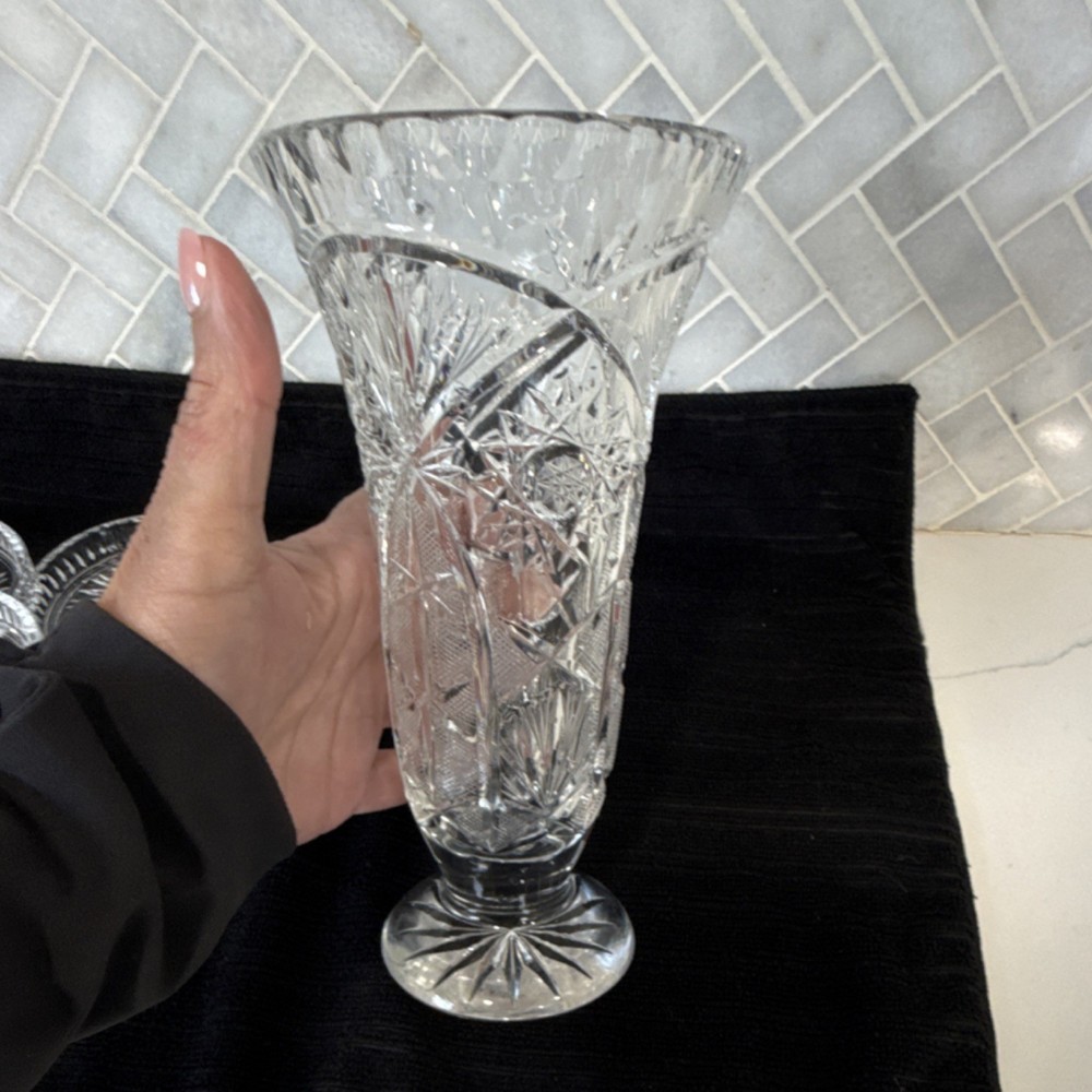 Clear Cut Glass Vase Starburst Pattern Flared Rim Pedestal Base Decorative