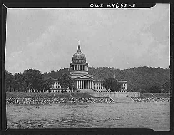 Photo:Charleston West Virginia Capitol Building 1910s State Capitol