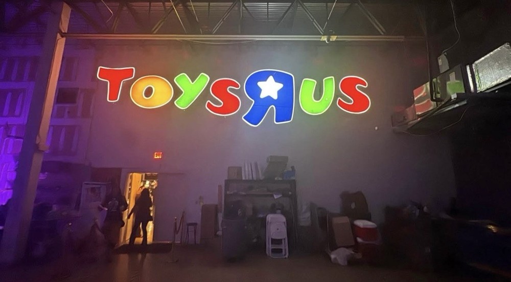 LIFE SIZE Original TOYS R US Store Lit Sign Vintage Advertising Retail Display