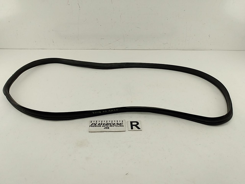 2016-2024 Alfa Romeo Giulia Right Front Passenger Door Seal Molding