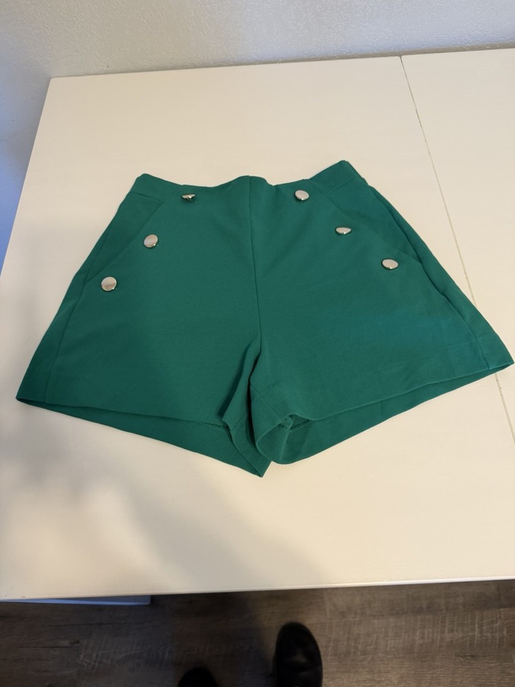 Fashion Nova Women's Green  Shorts M