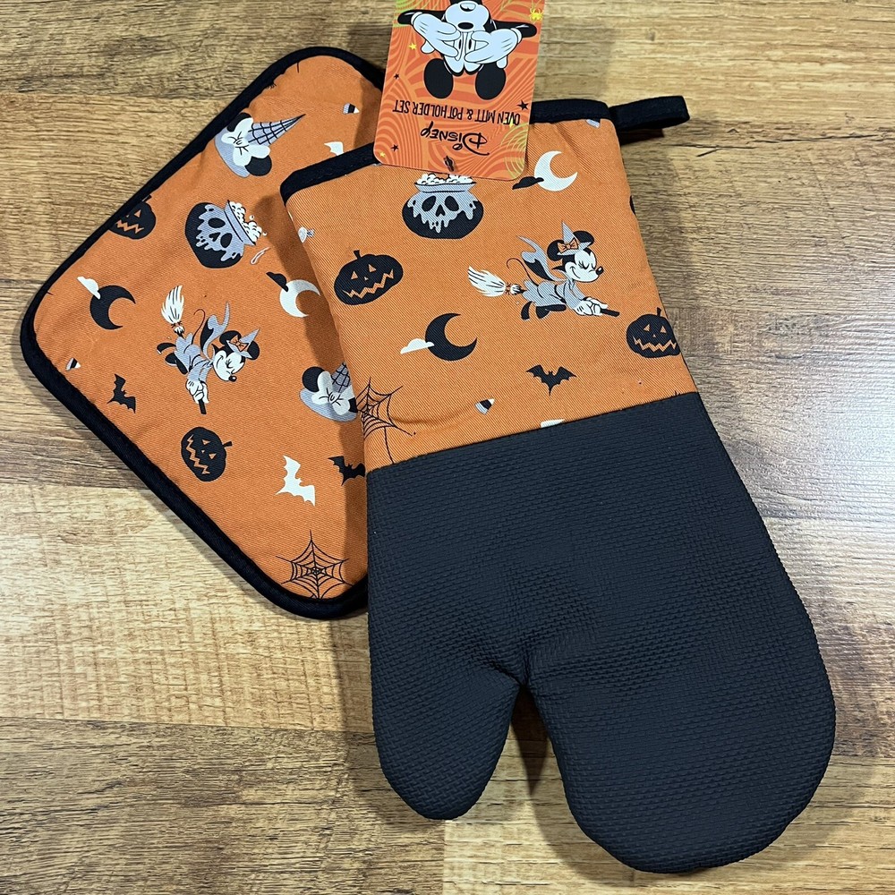 Disney Minnie Mouse Oversized Oven Mitt Pot Holder Witch Hat Broom Bats Pumpkins