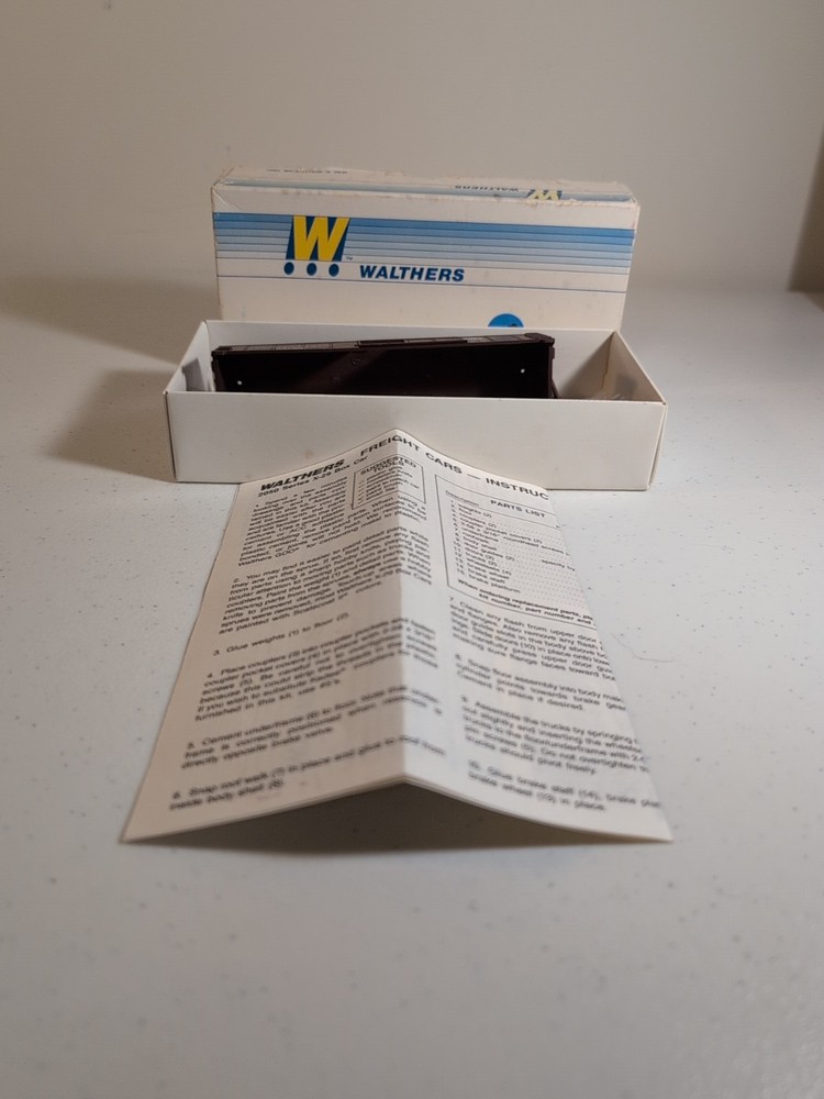 Walthers Trainline 931-621 40' X-29 Steel Box Car Ho Scale
