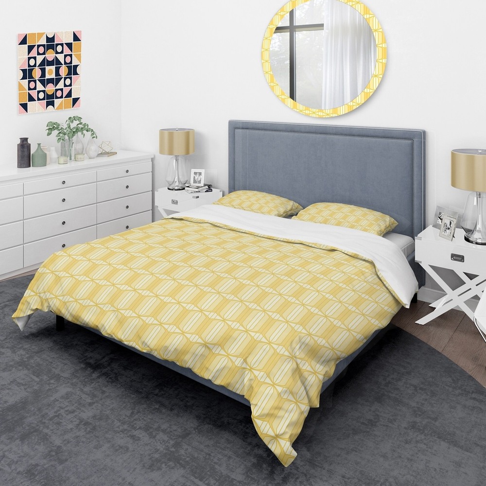 Designart 'Retro Ornamental Design III' Mid-Century Duvet