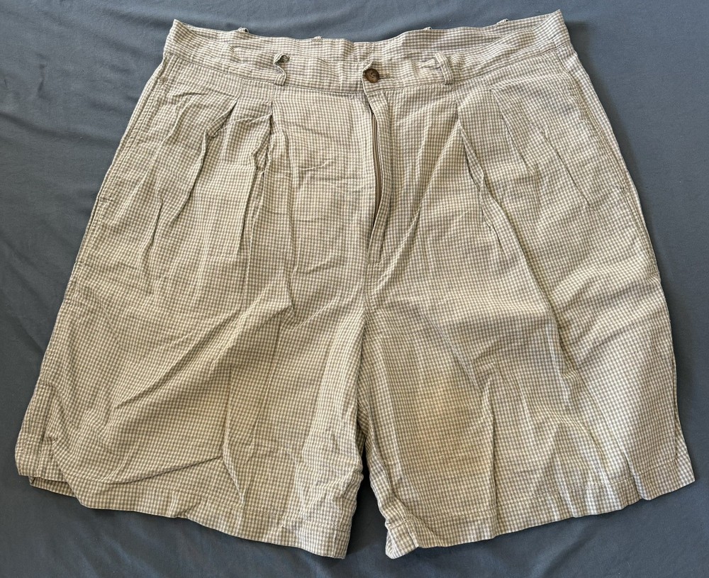 Greg Norman Collection Shorts Mens 38 Beige Plaid Pleated Golf Chino