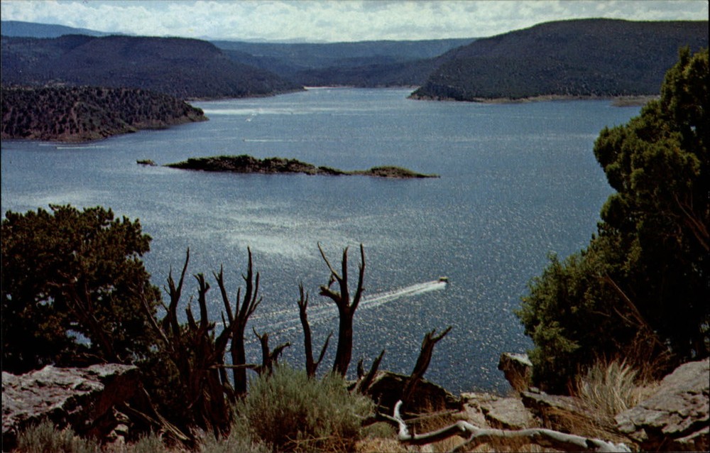 Flaming Gorge Lake Utah aerial view boat ~ 1950-60s vintage postcard