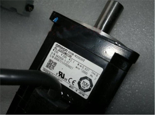 Used 1Pcs Omron R88M-W20030T 200W Servo Motor Plc Module sq